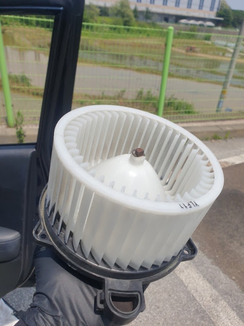 자동차 에어컨 냄새 완벽 제거법! 퀴퀴한 곰팡이 쉰내 원인부터 5분 예방 습관까지 총정리