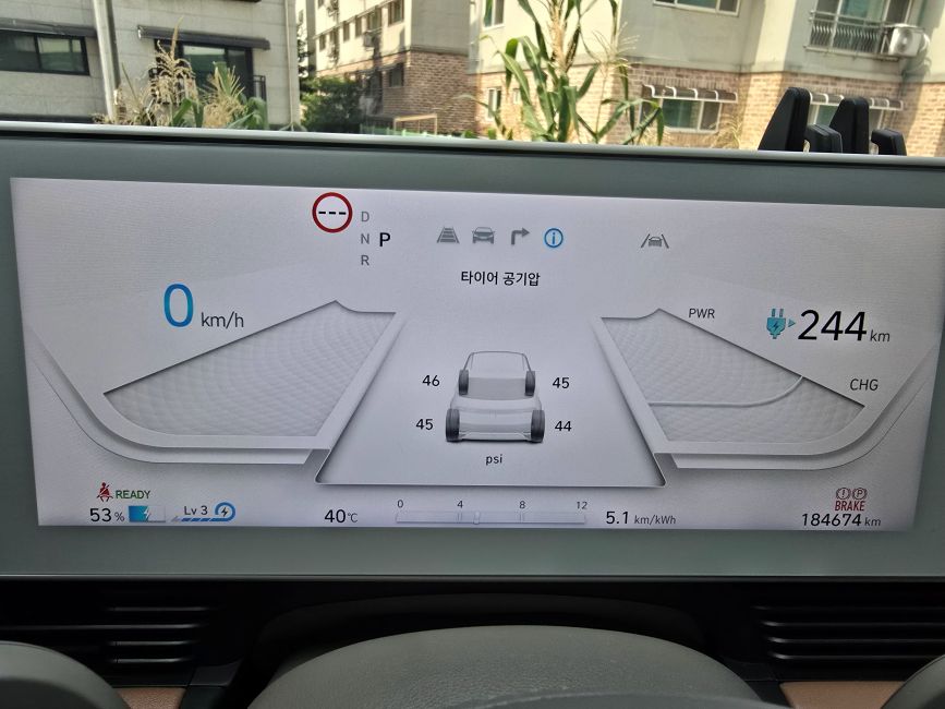 장거리 운전전 타이어 공기압체크